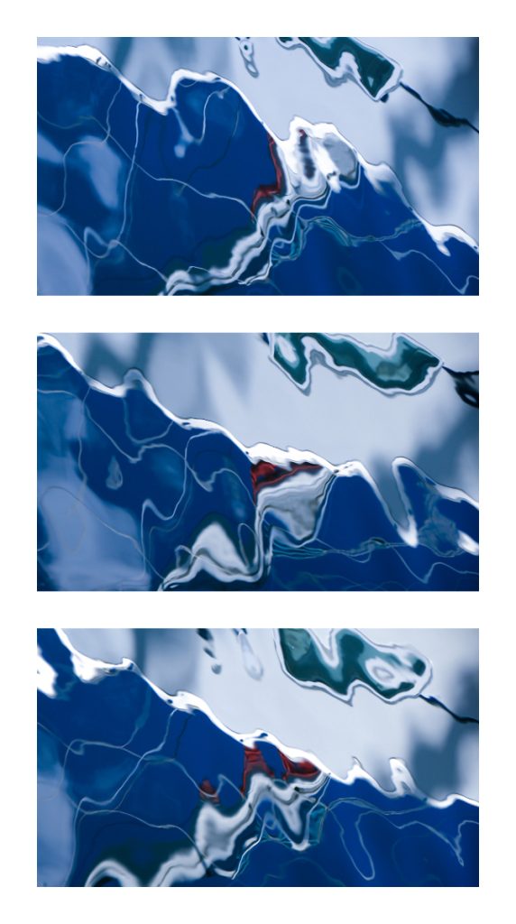3 kurz hintereinander aufgenommene Spiegelungen einer Jacht im Wasser als Beispiel für Spiegelungen auf Wasser